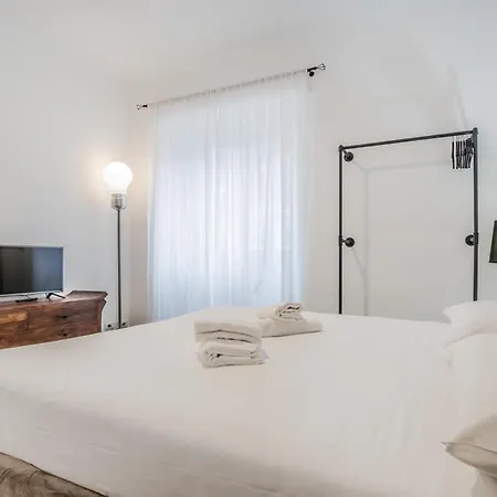 Piazza Vescovio Spazioso Trilocale Rom