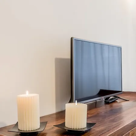 Piazza Vescovio Spazioso Trilocale Apartment *