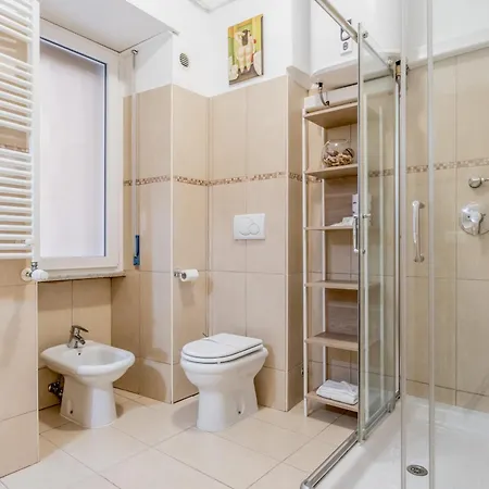 Piazza Vescovio Spazioso Trilocale Apartman